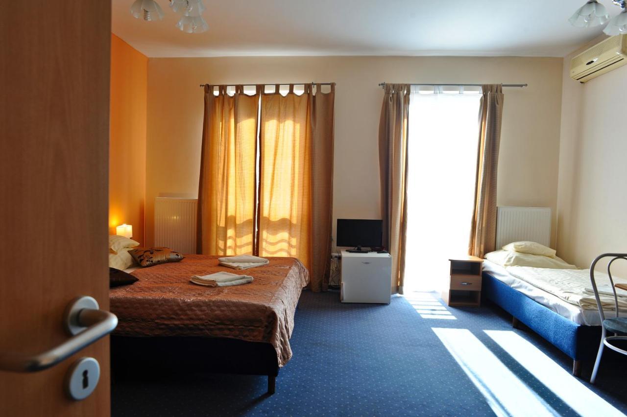 Papillon Apartment Будапеща Екстериор снимка