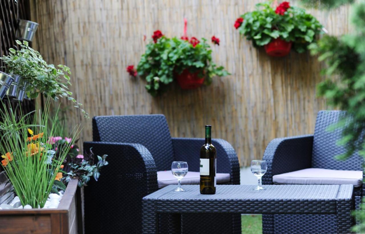 Papillon Apartment Будапеща Екстериор снимка